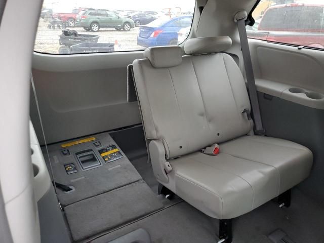 2011 Toyota Sienna XLE