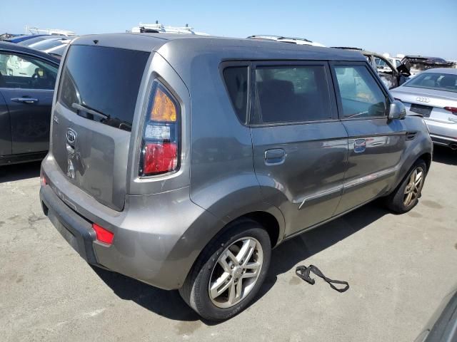 2010 KIA Soul +