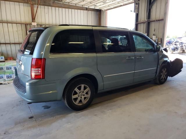 2010 Chrysler Town & Country Touring