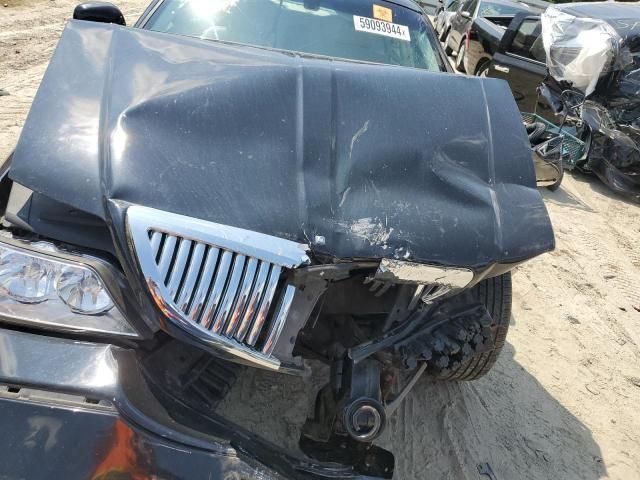 2010 Lincoln Town Car Signature Limited