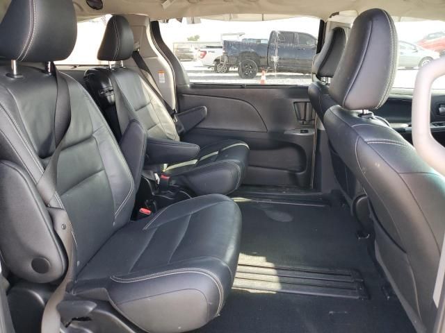 2017 Toyota Sienna SE