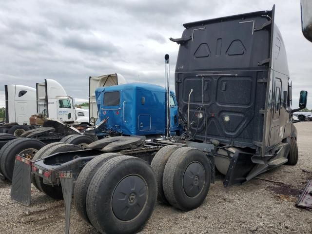 2020 Freightliner Cascadia 126