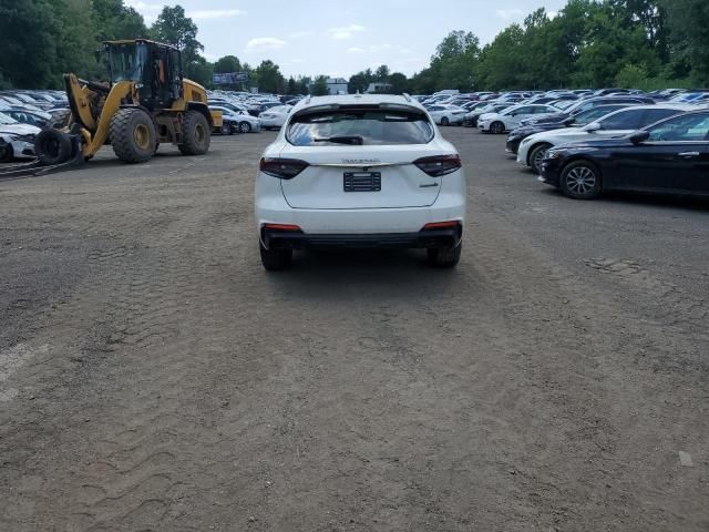 2022 Maserati Levante Base