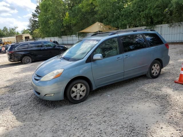 2008 Toyota Sienna XLE