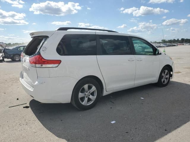 2014 Toyota Sienna LE