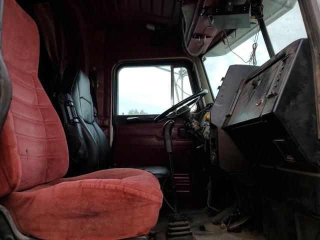 1997 Peterbilt 377