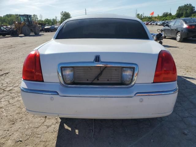 2011 Lincoln Town Car Signature Limited