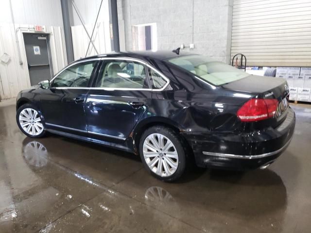 2012 Volkswagen Passat SEL