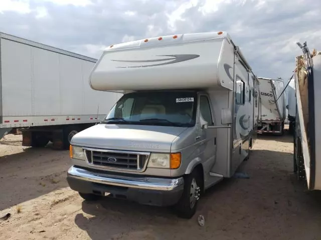 2006 Ford Econoline E450 Super Duty Cutaway Van