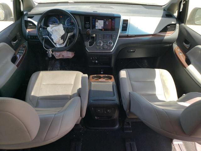 2017 Toyota Sienna XLE