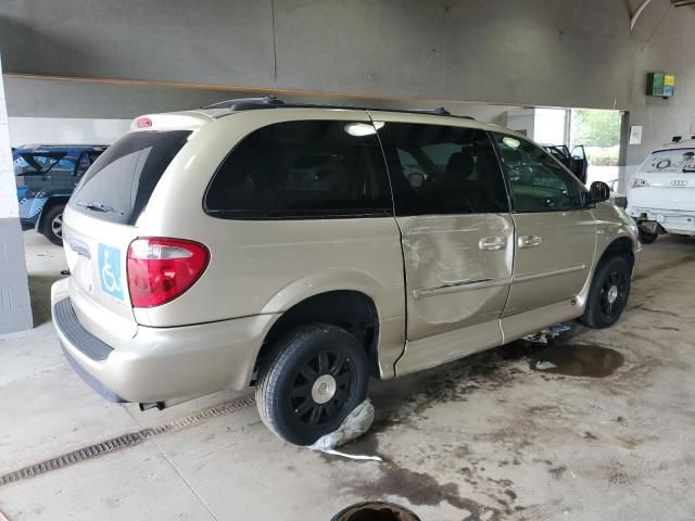 2005 Chrysler Town & Country Touring