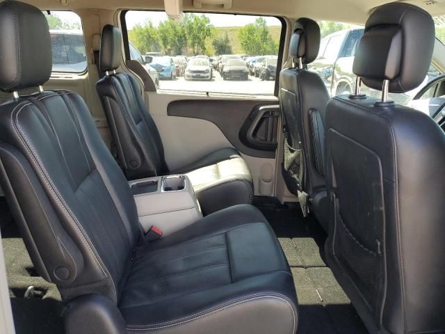 2014 Chrysler Town & Country Touring L