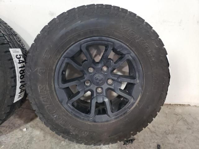 2000 Miscellaneous Equipment Misc WHEEL/TIRE