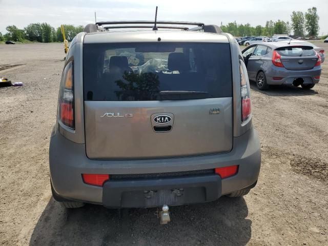 2010 KIA Soul +