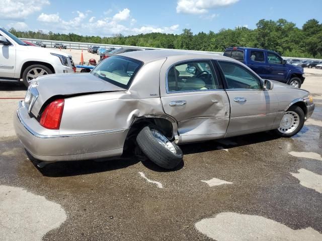 1999 Lincoln Town Car Executive