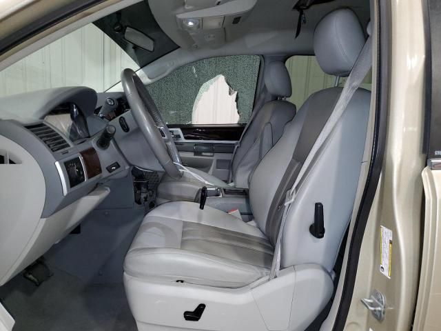 2010 Chrysler Town & Country Touring