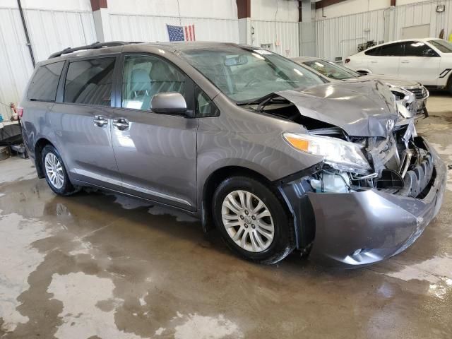 2017 Toyota Sienna XLE