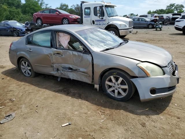 2004 Nissan Maxima SE