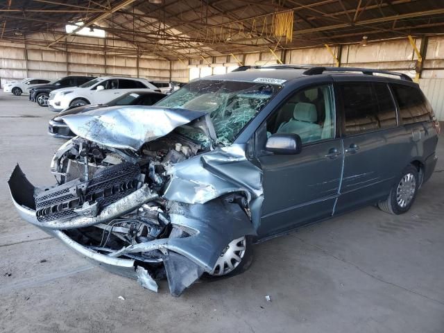 2004 Toyota Sienna CE