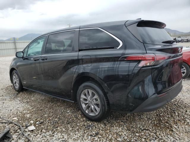 2021 Toyota Sienna LE