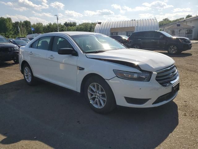 2014 Ford Taurus SE