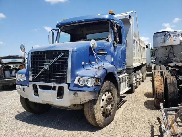 2017 Volvo VHD