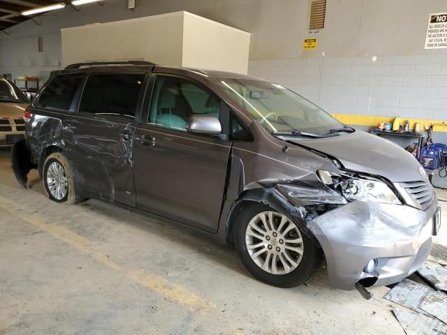 2011 Toyota Sienna XLE