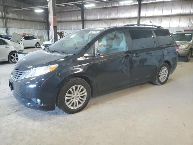 2013 Toyota Sienna XLE