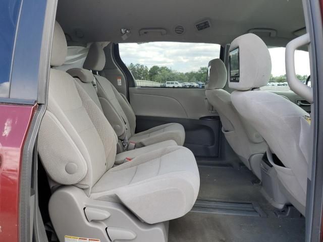 2017 Toyota Sienna LE