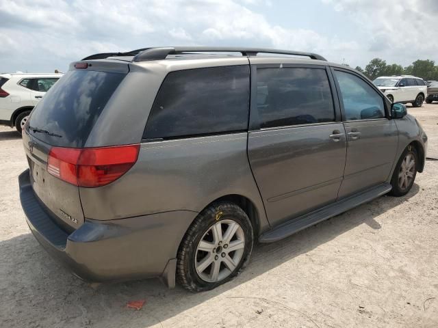 2005 Toyota Sienna XLE