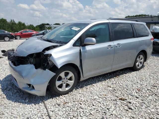 2014 Toyota Sienna LE