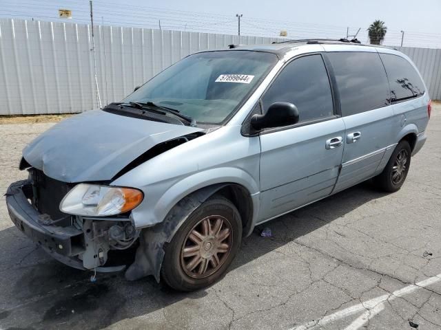 2005 Chrysler Town & Country Limited