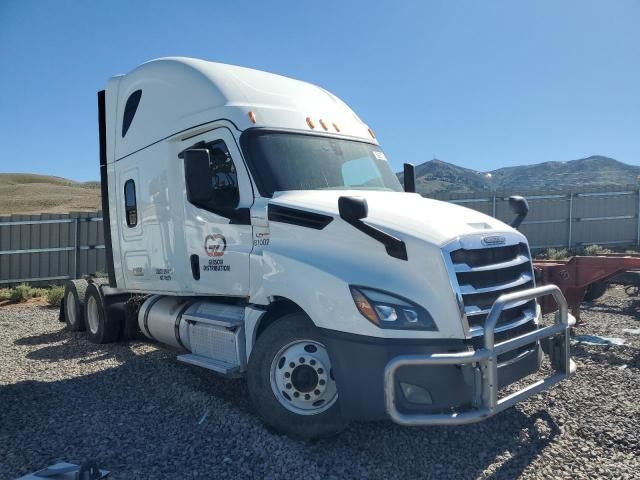 2019 Freightliner Cascadia 126