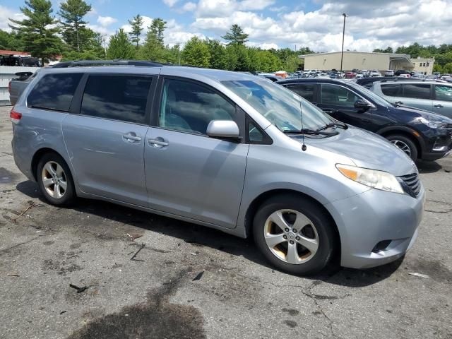 2013 Toyota Sienna LE