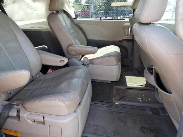 2013 Toyota Sienna XLE