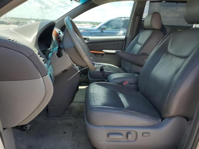 2005 Toyota Sienna XLE