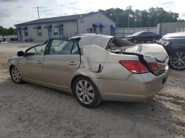 2005 Toyota Avalon XL