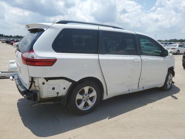 2017 Toyota Sienna LE