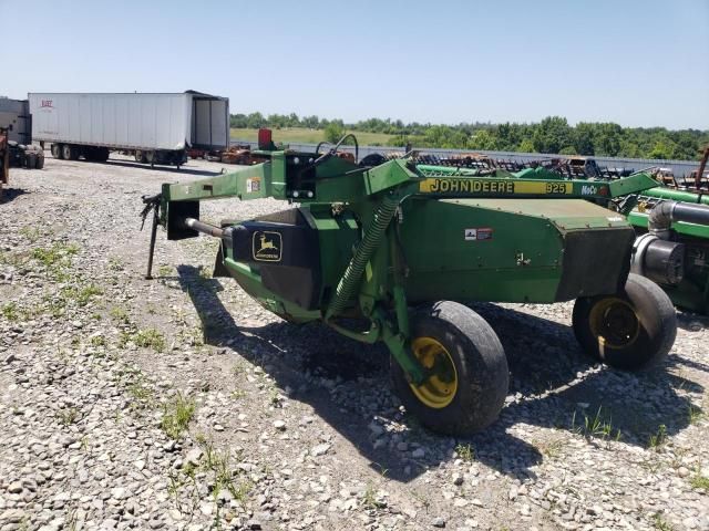 1999 John Deere Bailer