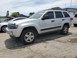 Lots with Bids for sale at auction: 2005 Jeep Grand Cherokee Laredo