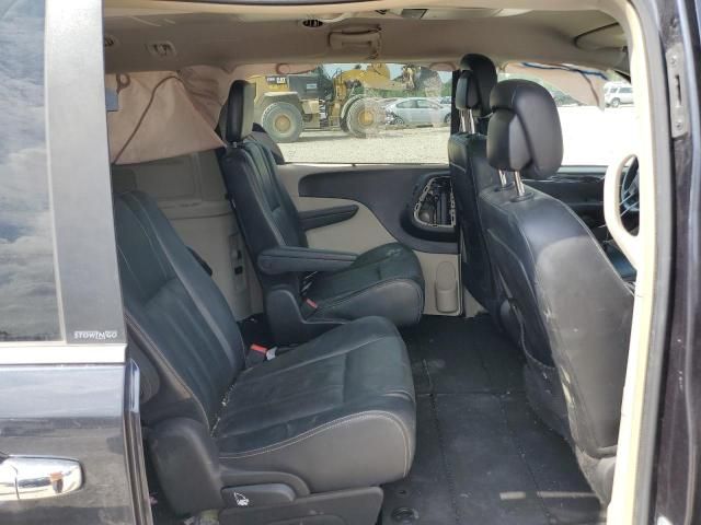 2013 Chrysler Town & Country Touring L