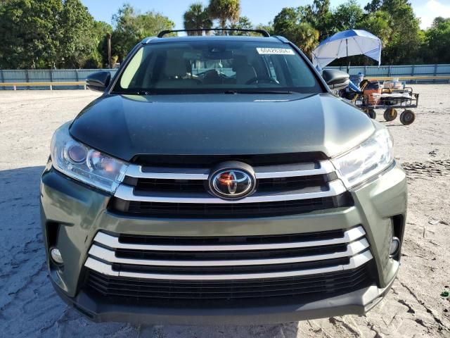 2017 Toyota Highlander SE