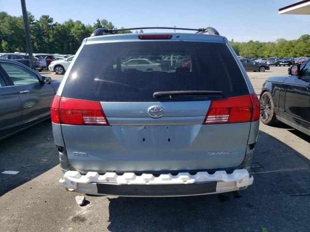 2004 Toyota Sienna CE