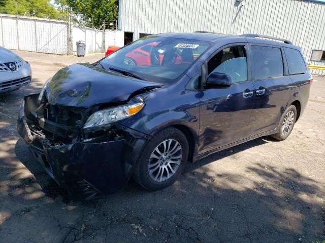 2018 Toyota Sienna XLE