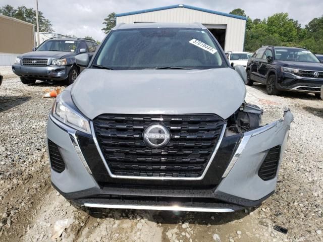 2023 Nissan Kicks SV