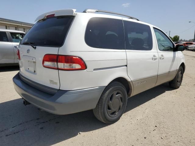 2002 Toyota Sienna LE