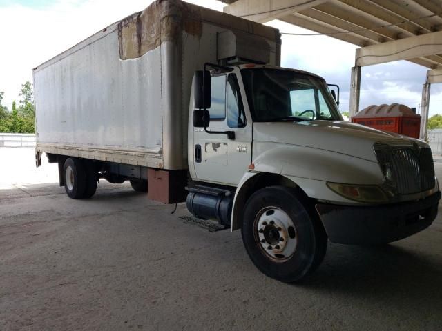 2004 International 4000 4200