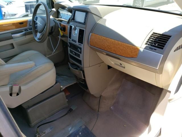 2010 Chrysler Town & Country Limited