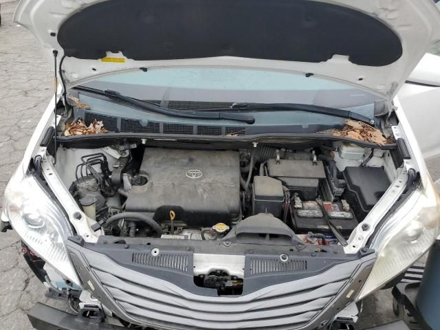 2011 Toyota Sienna XLE