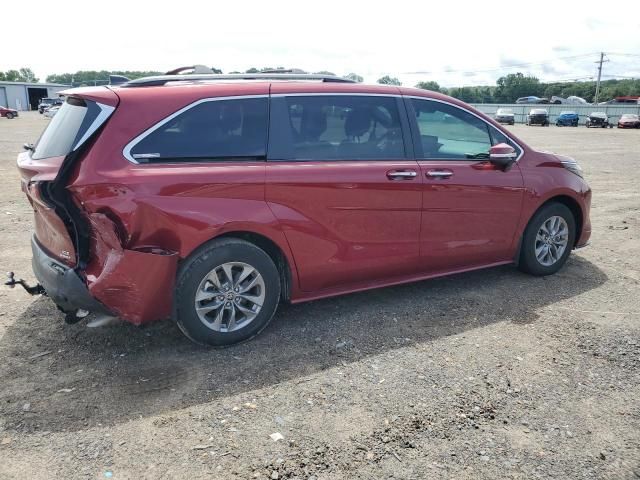 2022 Toyota Sienna XLE